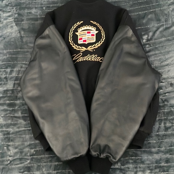 ❌SOLD❌ Vintage Cadillac Jacket⭐️ - Picture 13 of 15